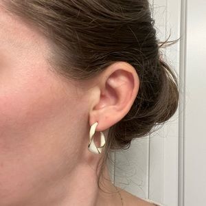 Hello Molly Gold/Ivory Hoops